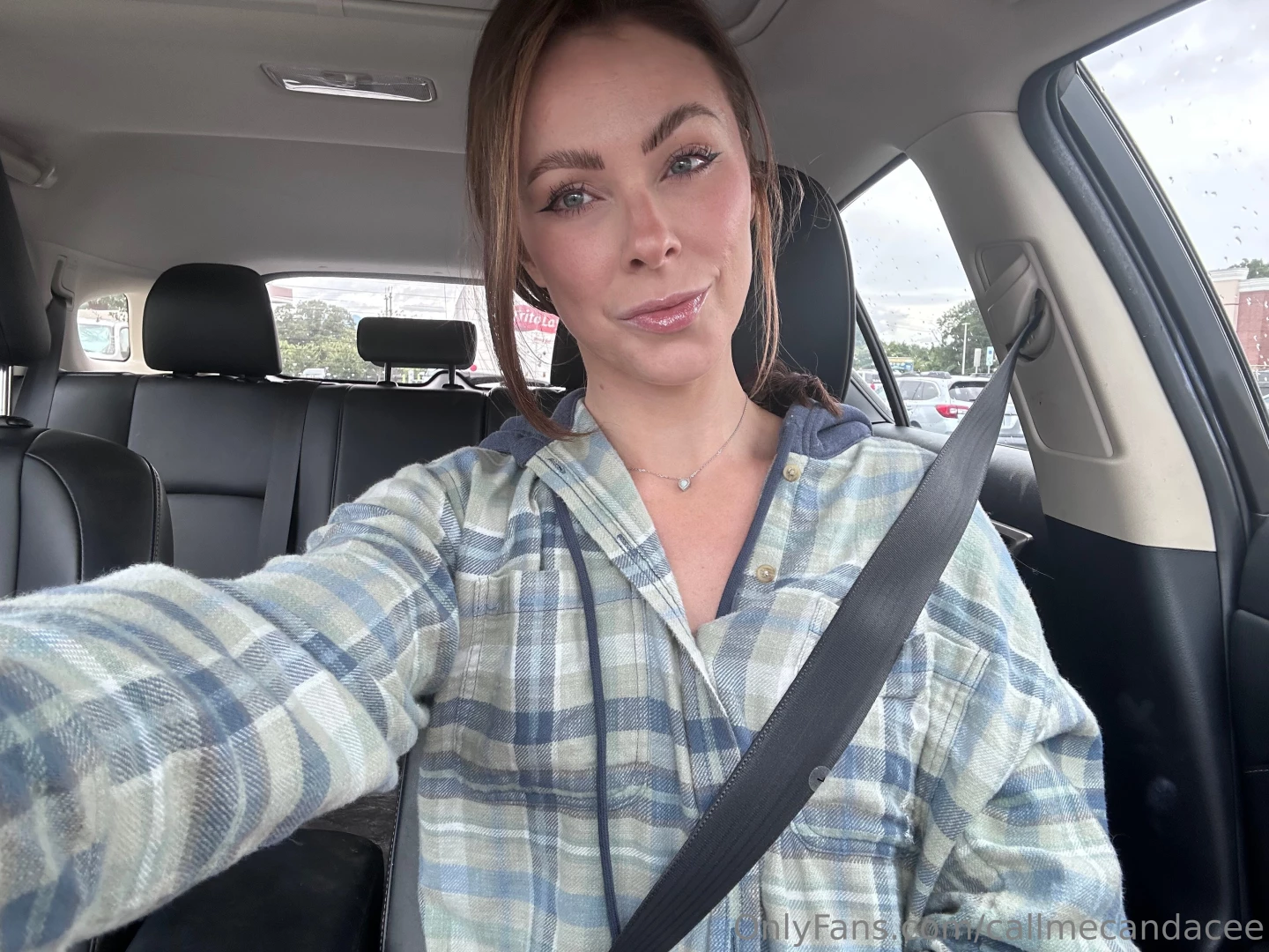 I feel like this look is very boy mom 