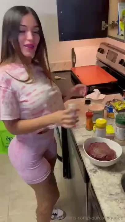 Would u let me cook for you papi dm me now 