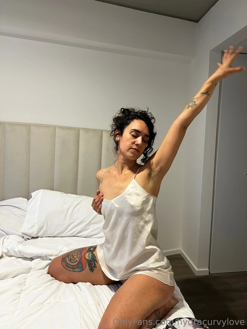 I wanna feel your skin close to mine 