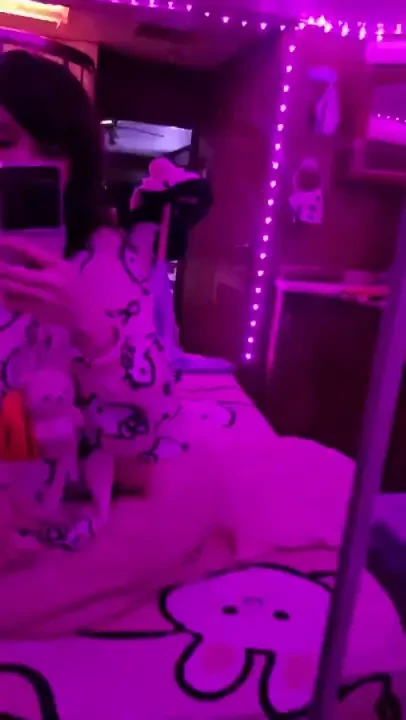 Haiiiiiii lt 3 slut whore free d ill post for subs today too dw gt 3 