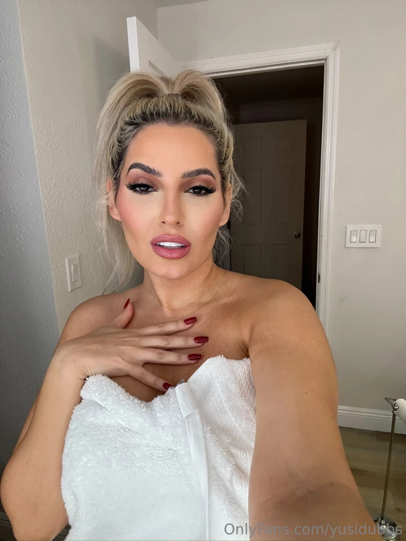 Should i take off my towel and show off my naked body 