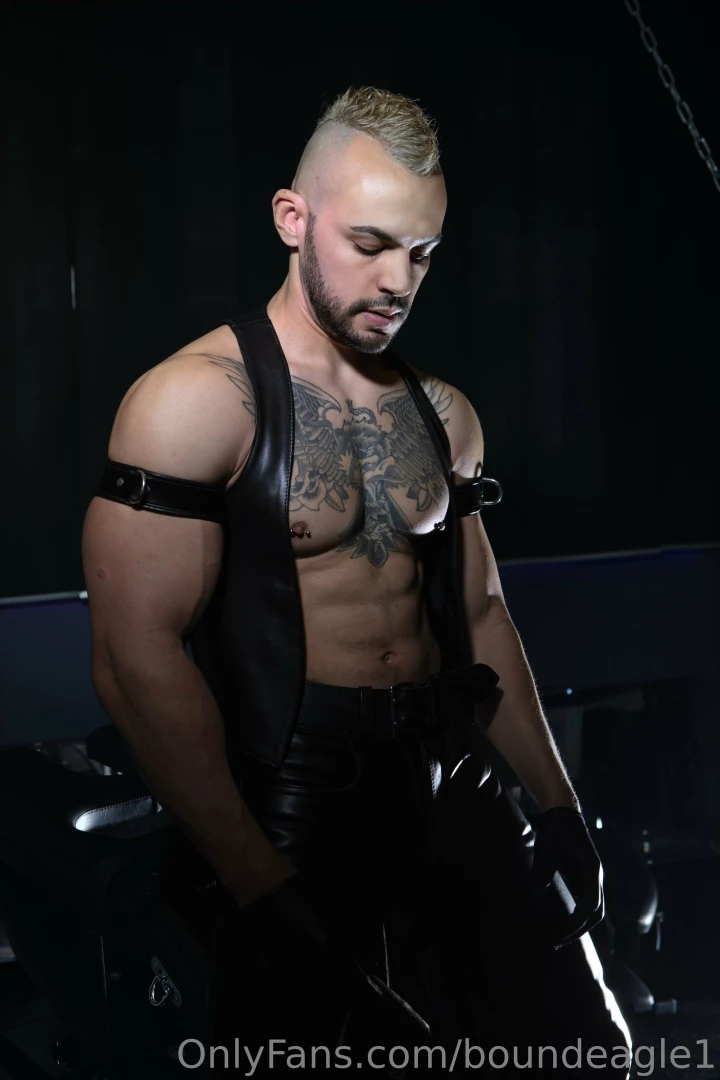 Lick my leather crotch 