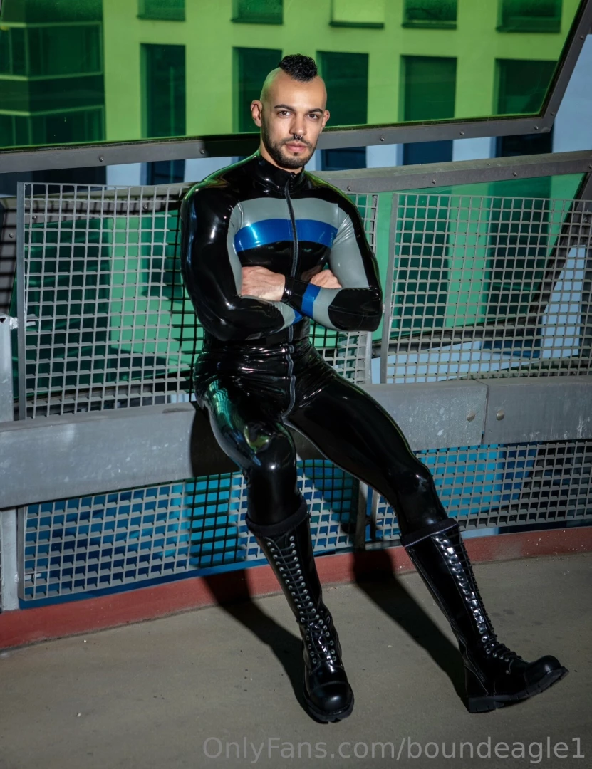 I could wear full latex suits everyday 
