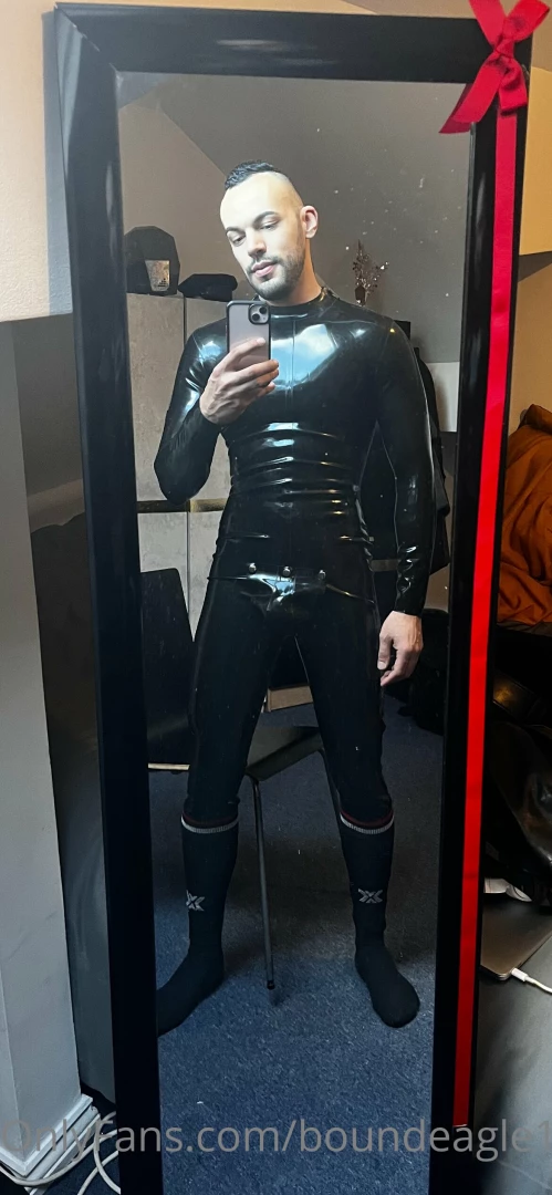 I need to wear this rubber suit more often 