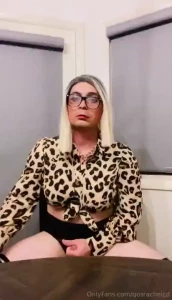 3 minutes of jerking off and dildo play