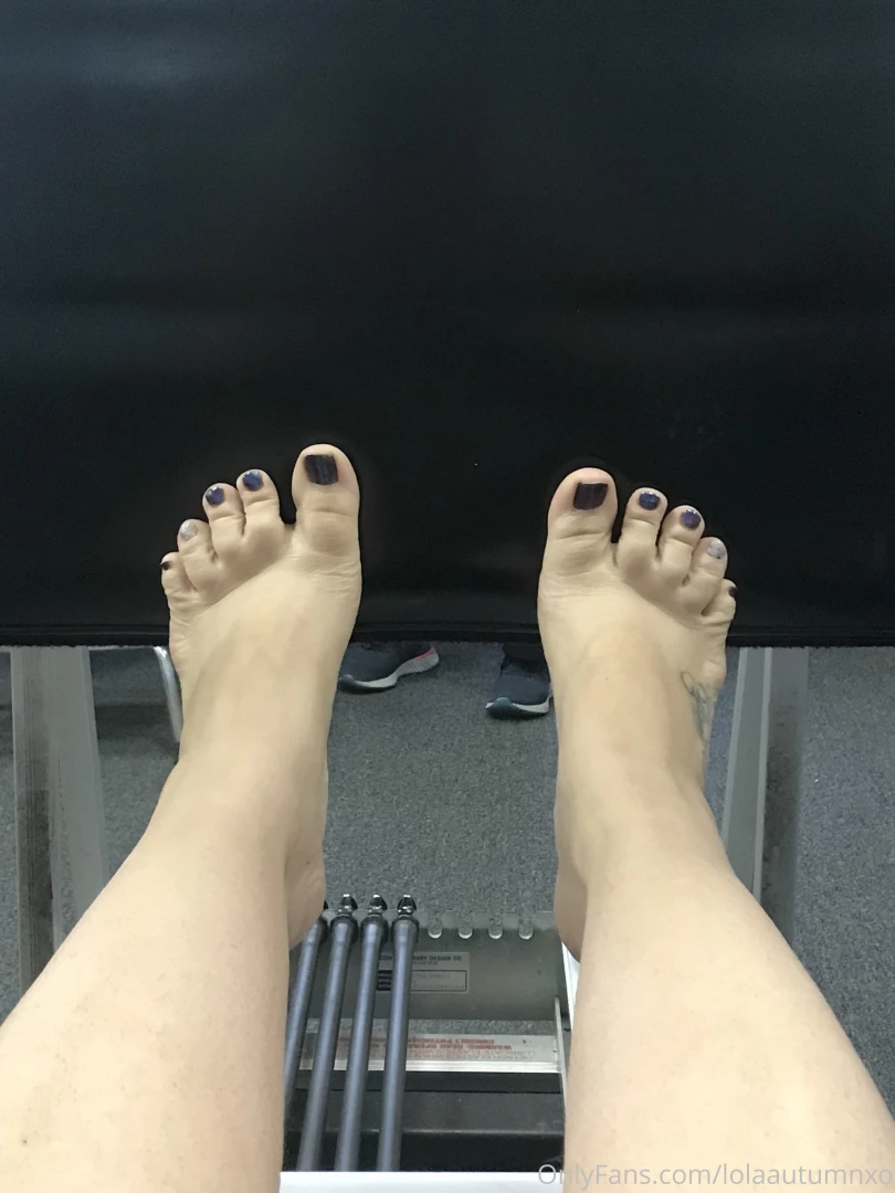 Working out these legs so my ass looks great in heels part 2 