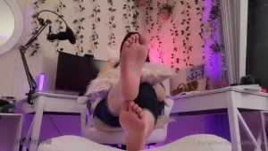 Why are you such a foot nerd always pestering me just to see my pretty