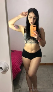 Avrilbig_ass free free free