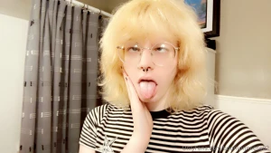 New hair whatcha think bonus booty pic part 2