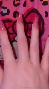 Rly miss having acrylics someone sugar daddy me plsss