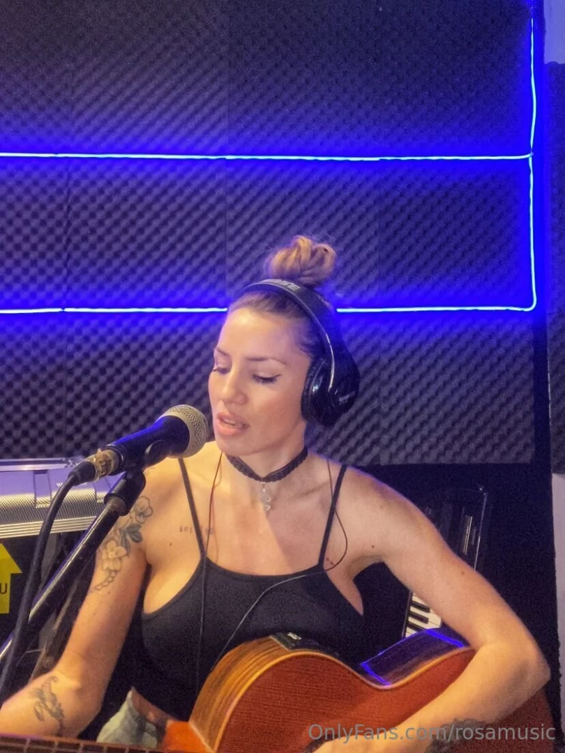 Would you like to see videos where i m singing and hear my voice 