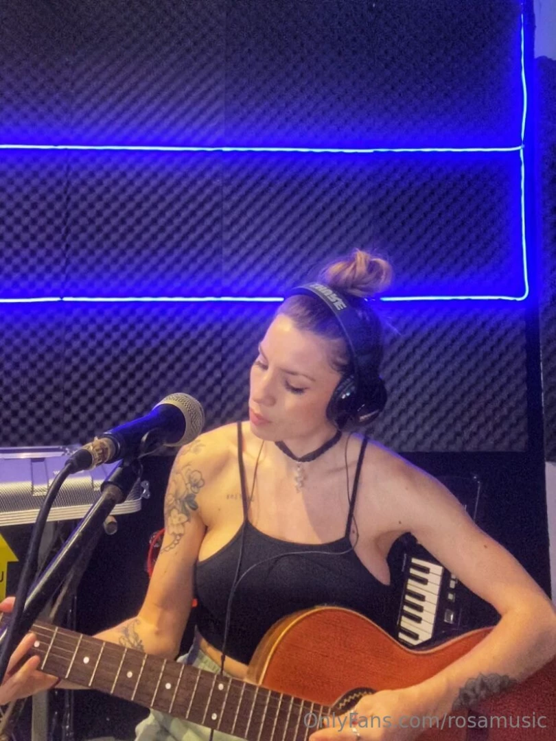 Would you like to see videos where i m singing and hear my voice part 1 