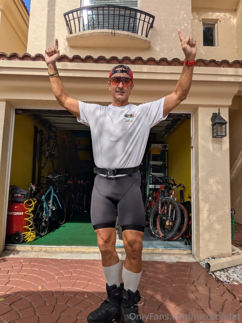 How about now how long can you stare at my dick rollerblading makes 