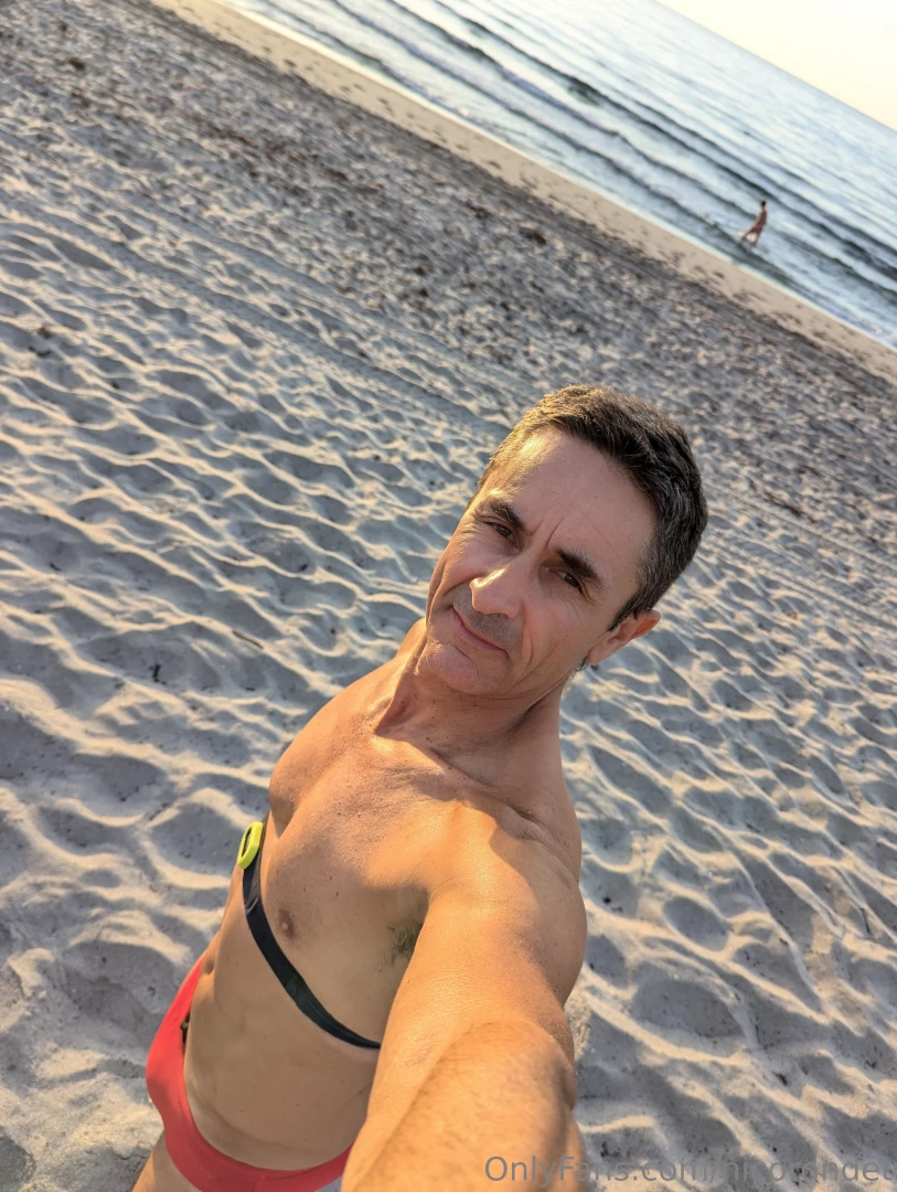 Red speedo preview check you inboxes 