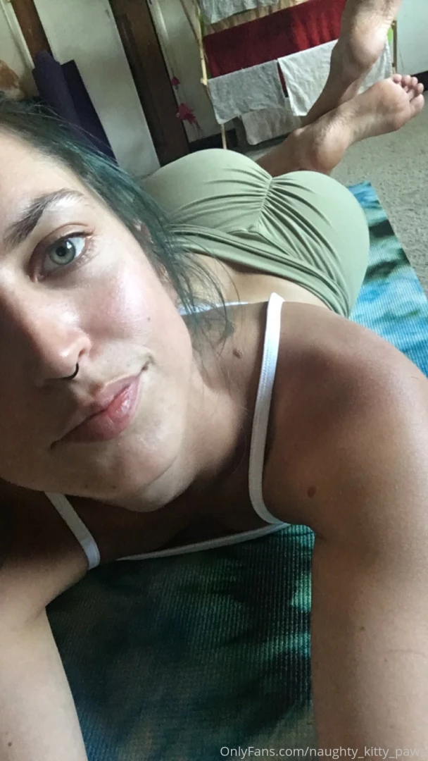 Come see more of me on my main account the_naughty_kitty 