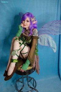 I m going to gen con i will be a fairy for the live model paint and