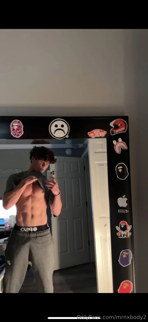 Sub to my friend twentoofree he is posting full nude nudity 