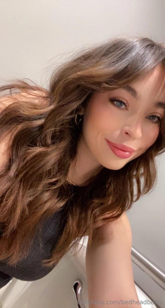 It s gonna be a slow day at work i ll be chatting alllllll day 