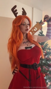 Xmas month means xmas cosplay 3 here is my katarina slay belle