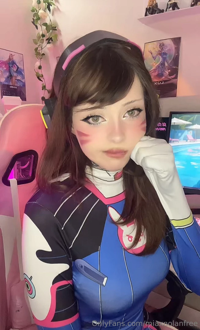 D va cosplay part 14 