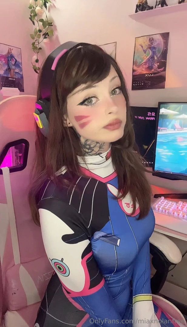 D va cosplay part 9 