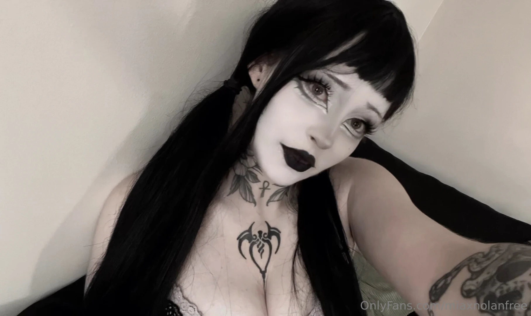 Goth girl do it better part 11 