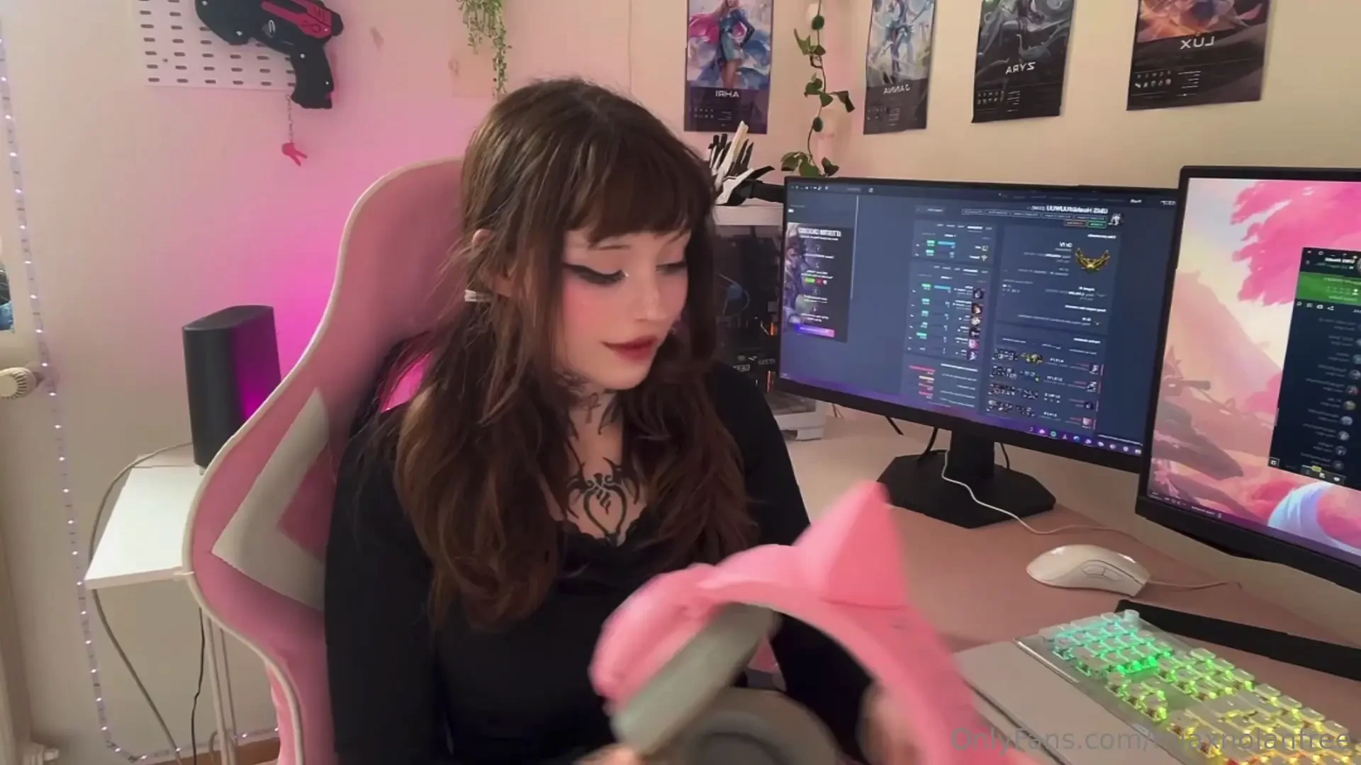 Just a regular game day with my besties or so they thought gt lt 