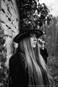 Do i look hot when i m trying to remember if i locked my apartment