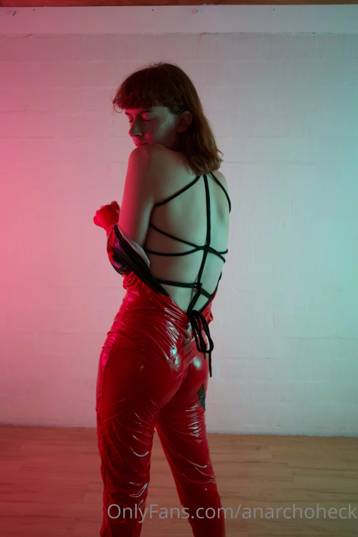 And another pic for the heck of it tbh i just like this one c 