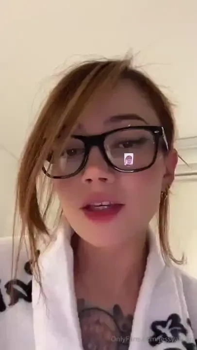 Come daddy let s dance move your booty with me 