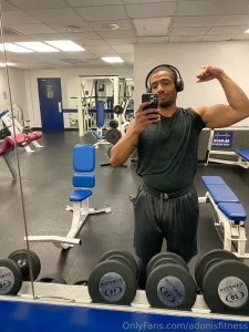 If your right arm has ever confidently banged out a set of bicep curls