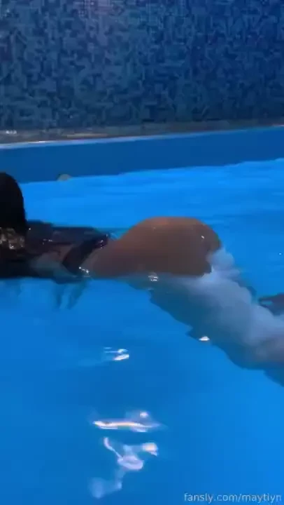 I love to swim in the pool part 1 