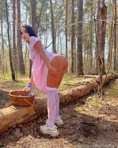 I like to walk without panties in the woods