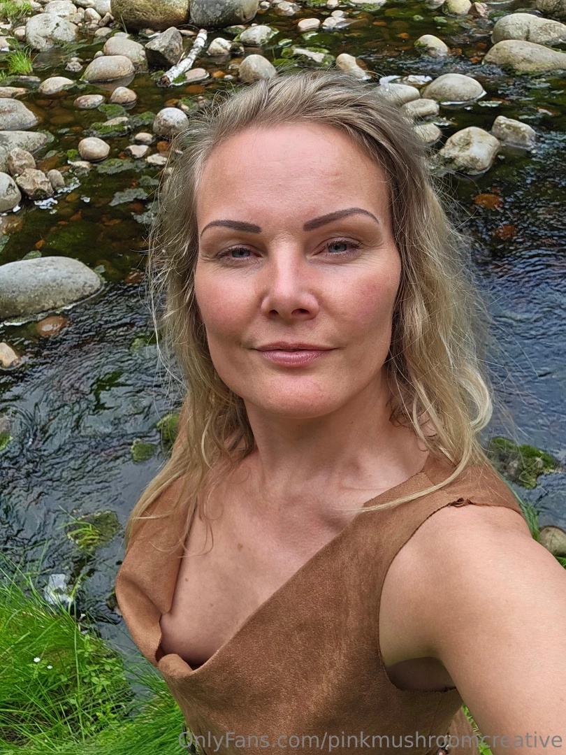 Skogens fe kjente p naturens magiske p virkning og ble s opphisset bli 