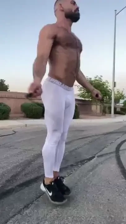 Like these white nike pro compression pants you can buy them i also 