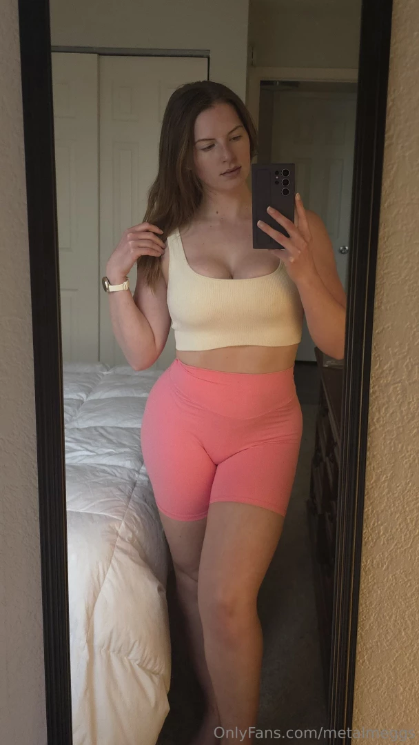Help me pick my outfit for glute day tomorrow i ll be streaming too 