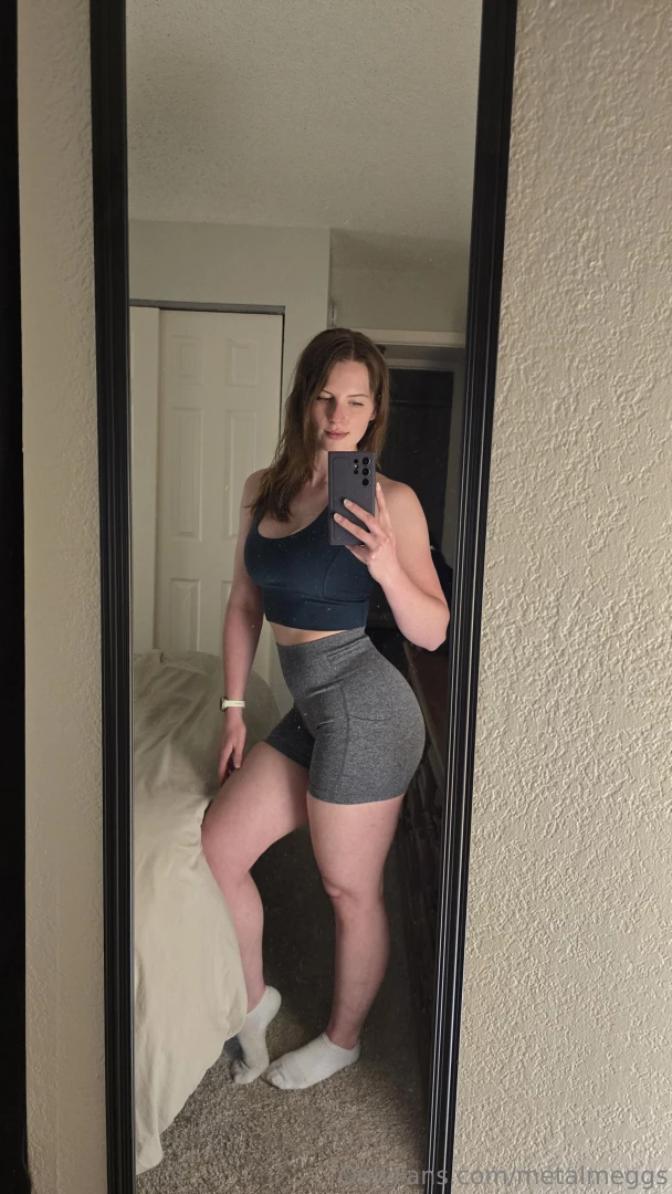 Soooooo i m going to a different gym tomorrow for my glute and quad 