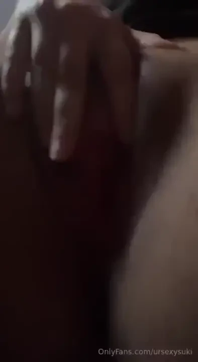 Come suck on this clit 