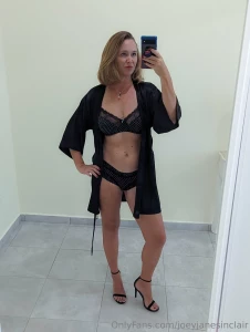 Whatcha doin you oughta be checkin out my vip side