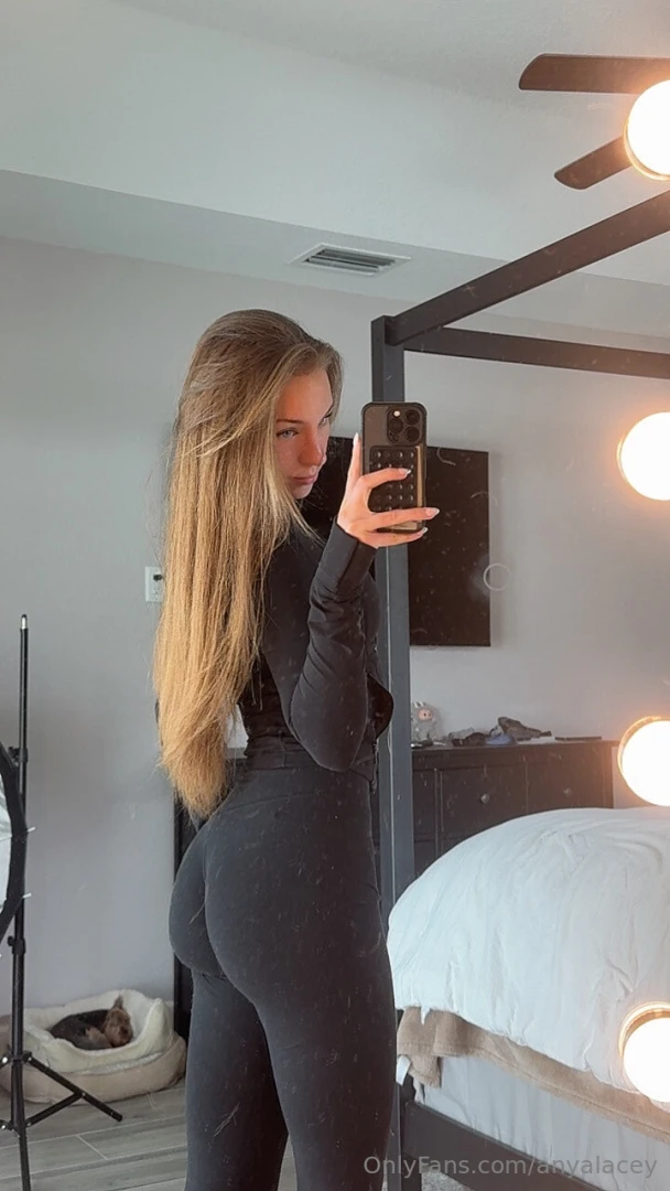 Squats hit different when someone s watching you in part 1 