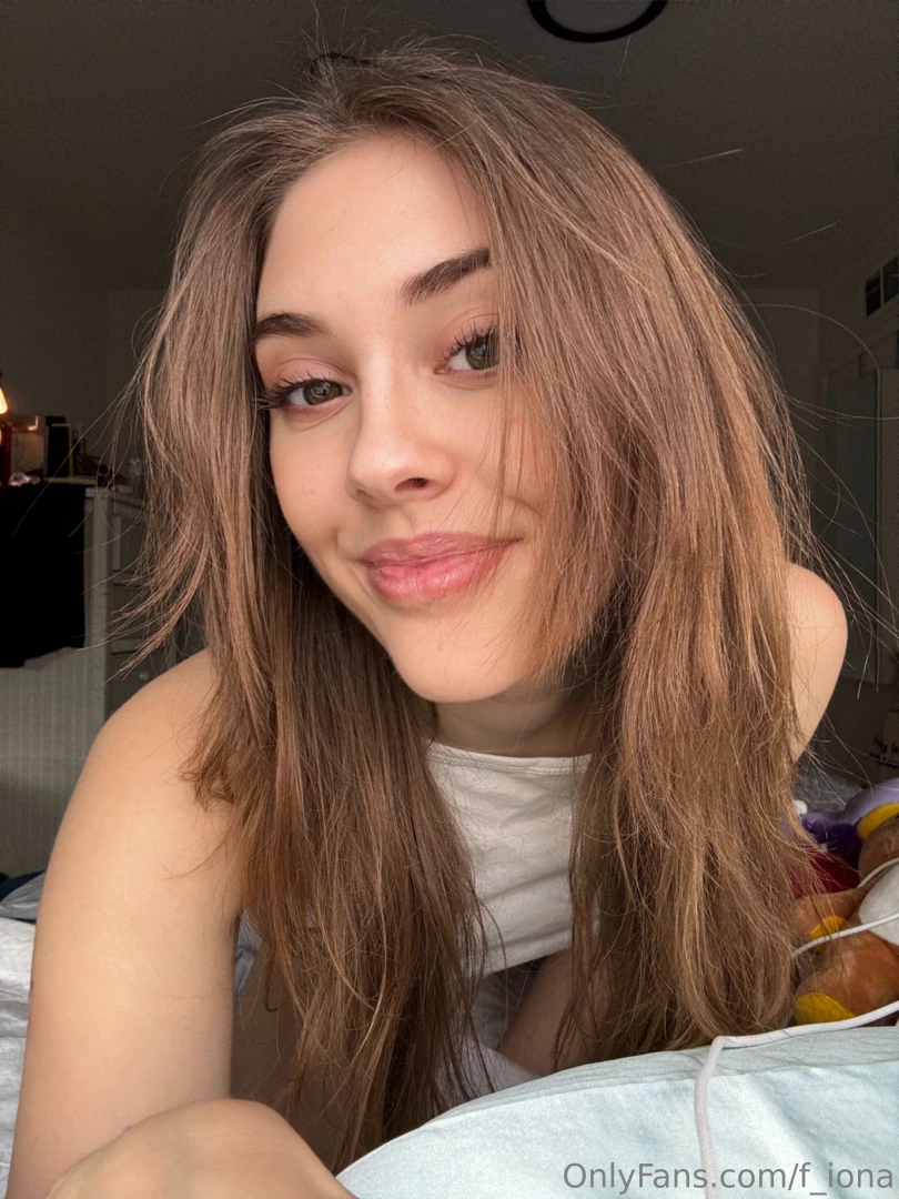 My first time using a dildo it felt so good in my tiny pussy and i part 2 