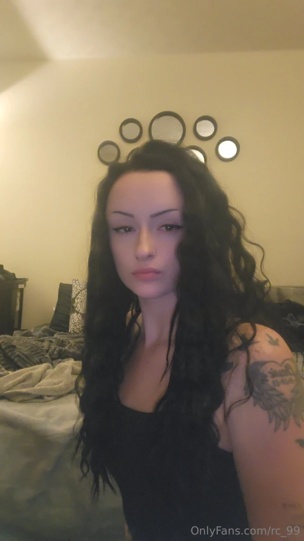 Wake the fuck up and watch me twerk this fat ass everywhere 