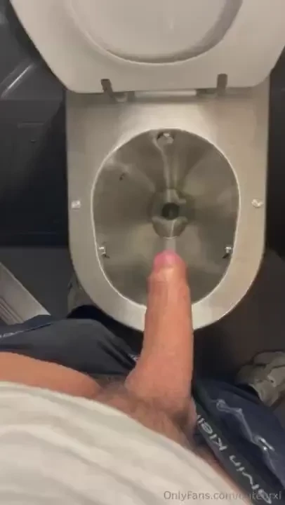 Ouvre t a bouche et fais grossir mon zeub apr s jtencule dans les 