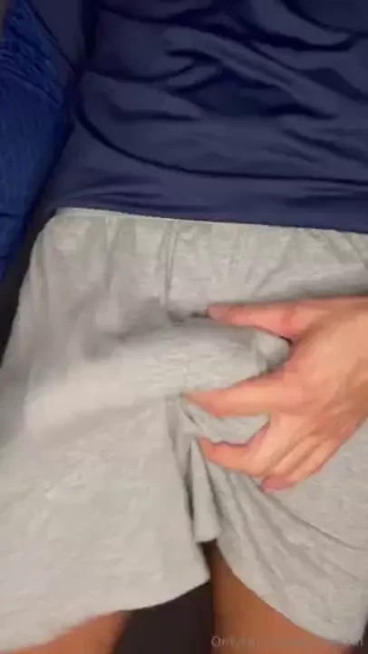 Tu sniffes mes couilles quand jrentre de l entra nement 