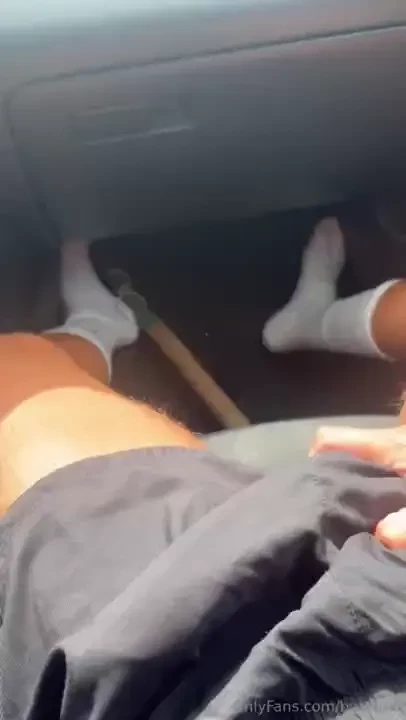 Tu m attends moi et mon couz sur une aire d autoroute qu on te 