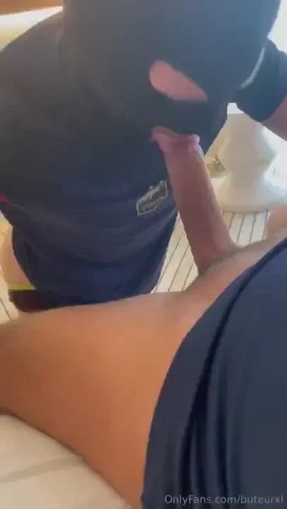 Coll gue du foot qui s est transform en bonne chienne une fois a 