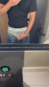 Sois l pute du tgv et encha ne les bites dans les chiottes