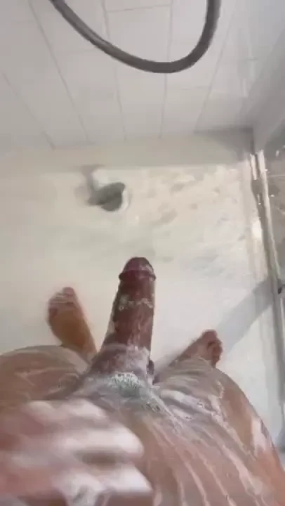 Tu me rejoins sous la douche apr s l entra nement 