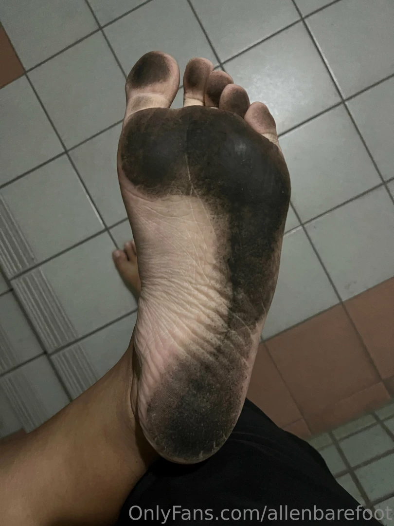 Just walked through some dirty stairs my soles become shining black part 4 