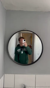 Liked the video a lot idk why but all these mirrors and no one to fuck